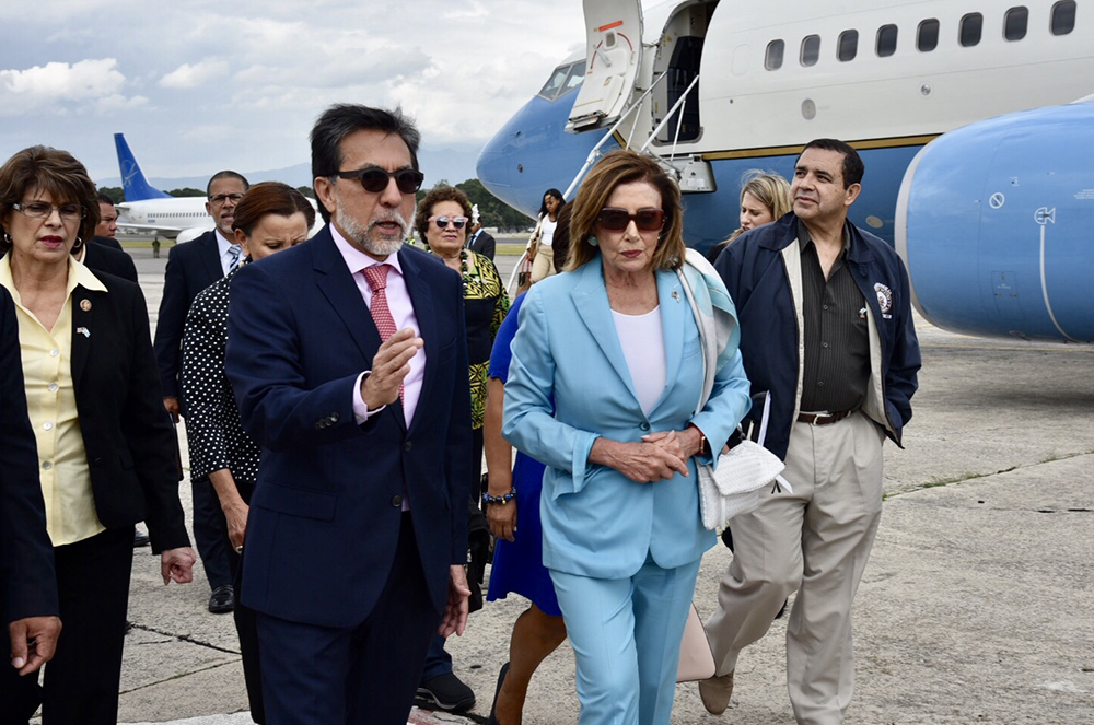 Gira de Nancy Pelosi y congresistas por Centroamérica y McAllen