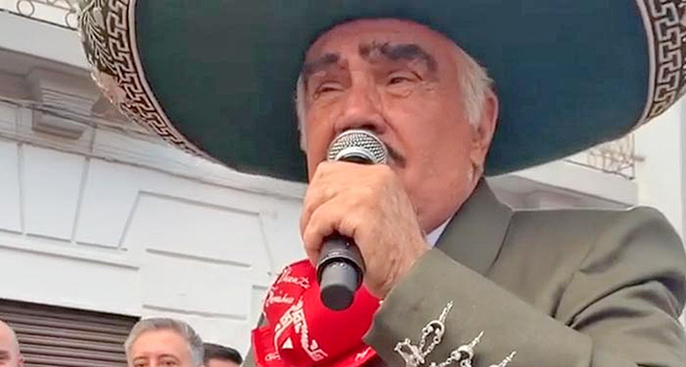 Vicente Fernández rompe su promesa y vuelve a los escenarios