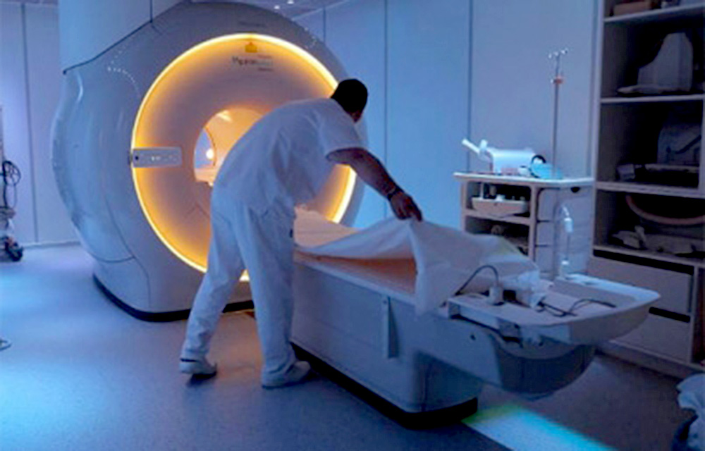 Recomiendan resonancia magnética ante sospecha de tumor en la columna