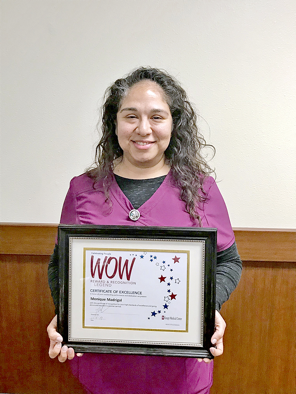 Nombran “Empleada del año” a enfermera de Knapp Women’s Center