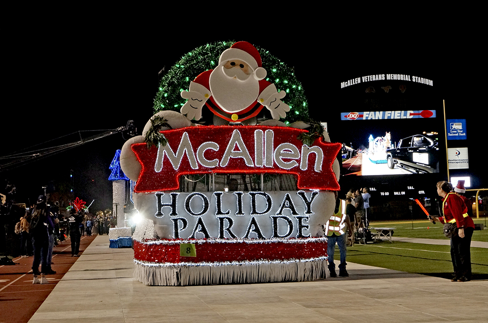 Aclaman desfile navideño de McAllen