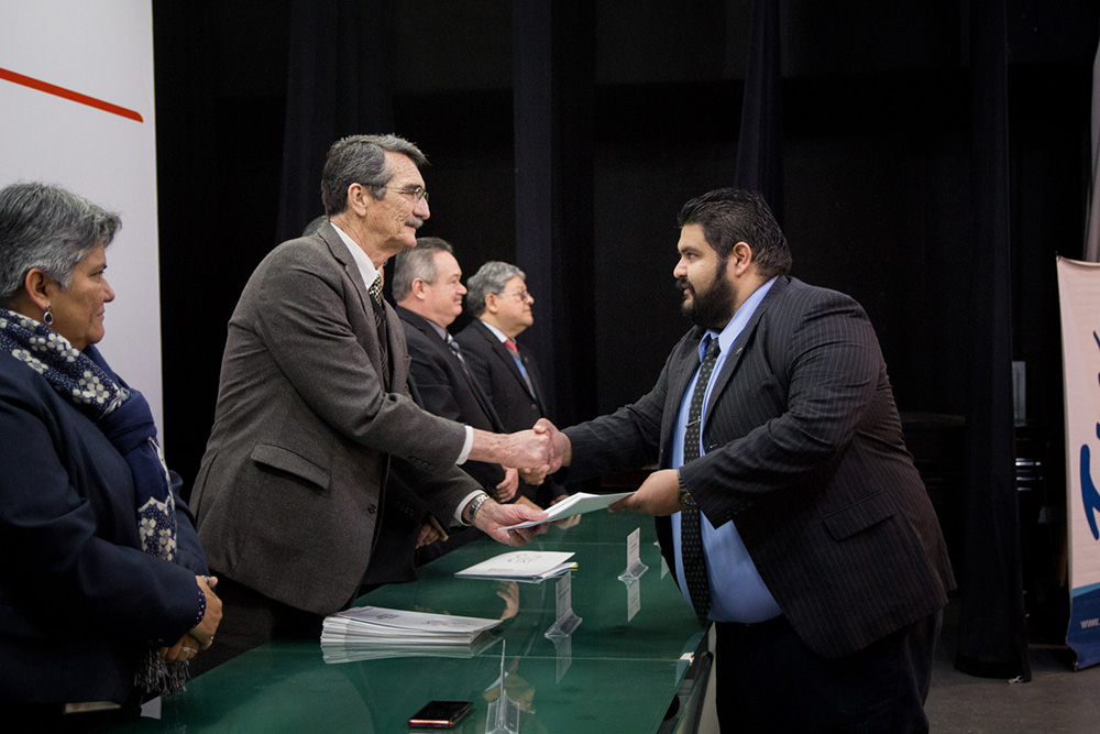 Nuevos egresados de especialidades médicas