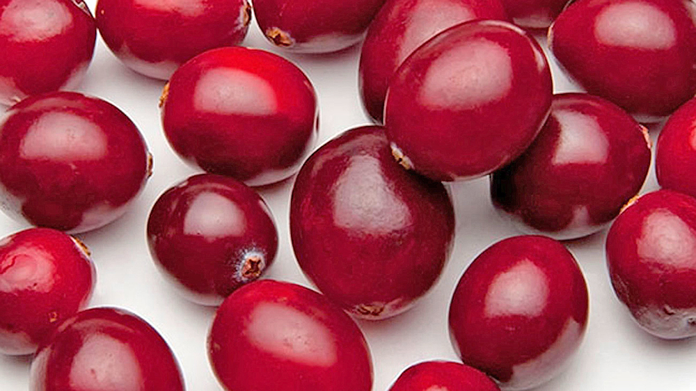 Jugo de arándano reduce hipertensión: estudio