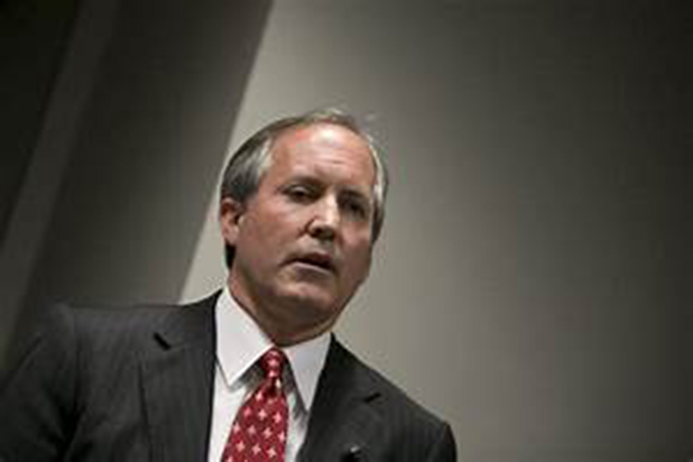 Demanda procurador de Texas a compañía que subastó “tapabocas”