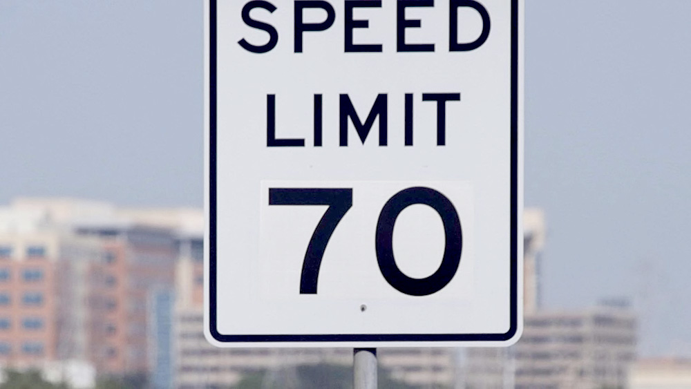 Alta velocidad, trágica en carreteras