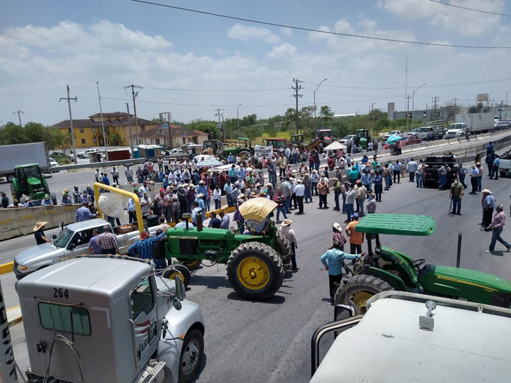 Bloqueo mexicano detiene el comercio en los puertos de entrada internacionales
