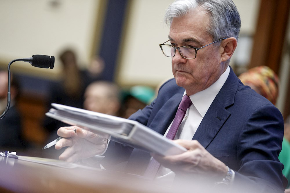 La senda de la economía dependerá del rumbo del virus, alerta la Fed