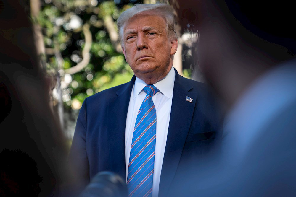 Juez de Nueva York bloquea regla de Trump que niega residencia a inmigrantes