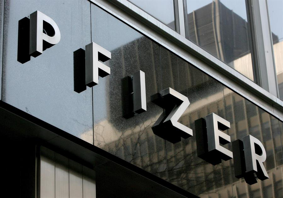 Pfizer consigue la vía rápida para dos vacunas contra la COVID-19