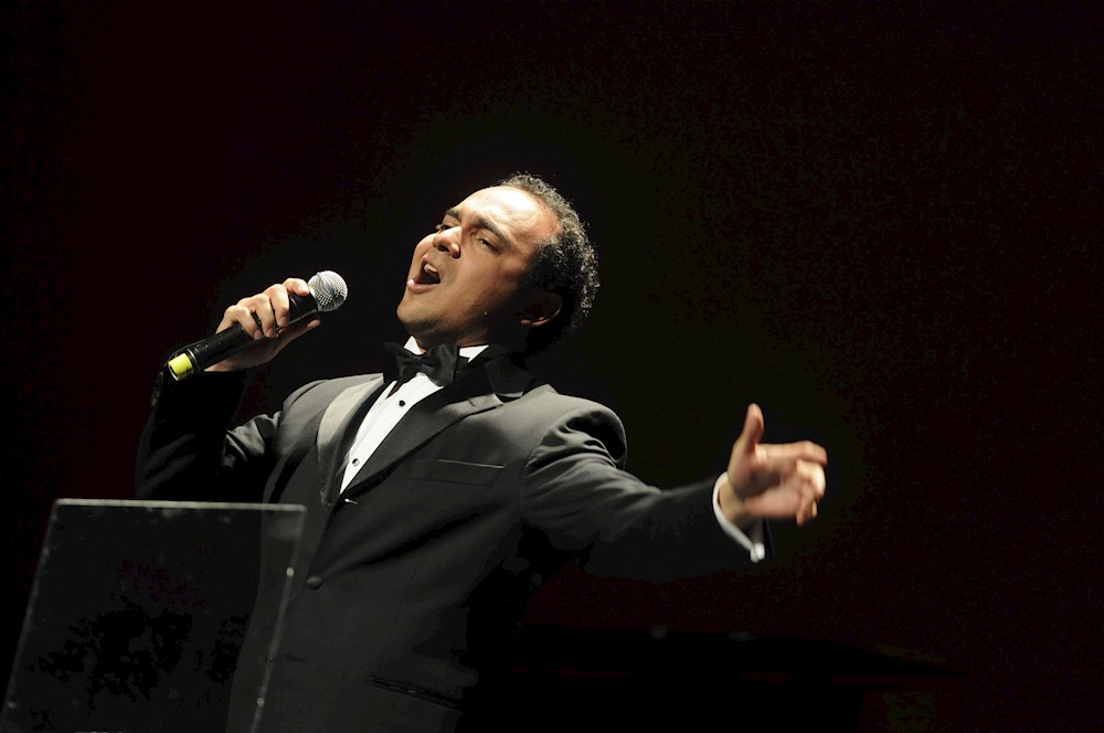 La inesperada y exitosa mezcla de música regional mexicana, ópera y flamenco