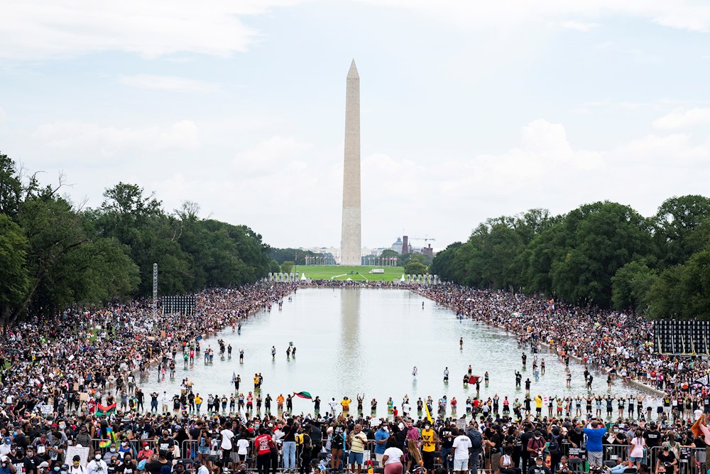 Miles se manifiestan en Washington en aniversario del discurso de Luther King