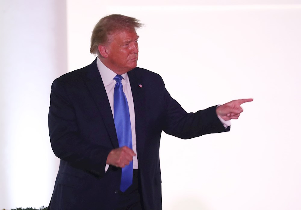 Trump da la nacionalidad a cinco migrantes durante la convención republicana