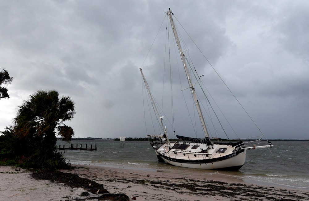 Tormentas Laura y Marco avanzan por el Caribe rumbo al sur de E. Unidos