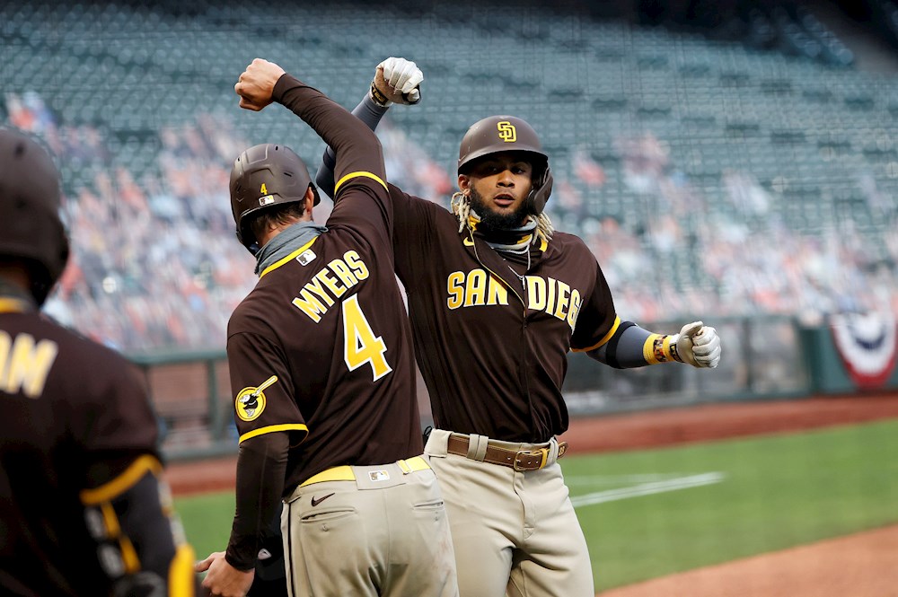 Padres establecen marca de cuatro partidos seguidos pegando grand slam