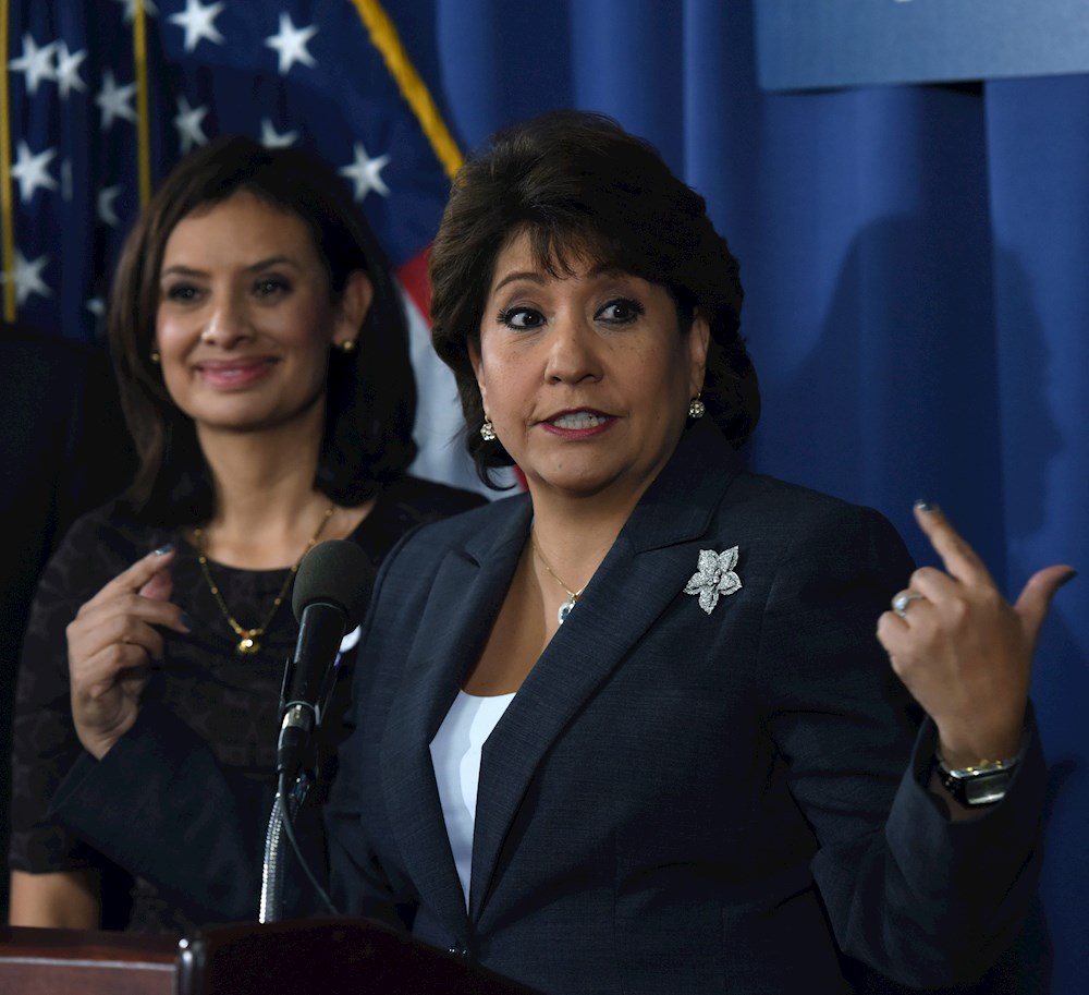 Promueven mayor presencia de latinos en juntas directivas de empresas