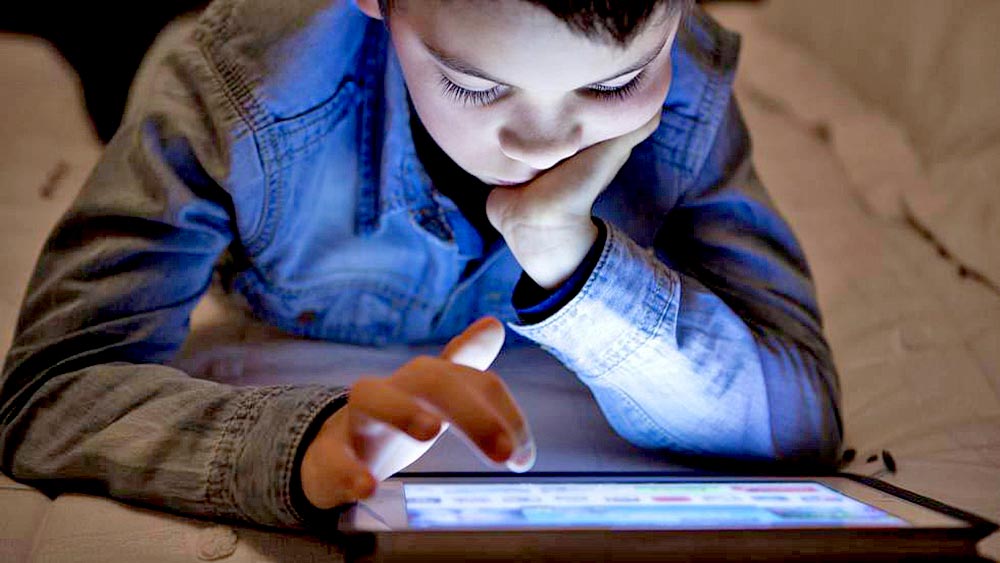 Contenidos inapropiados de Internet afectan salud emocional de menores