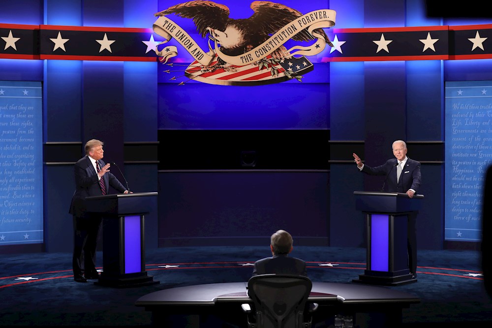 Trump y Biden, en un nuevo debate con micrófonos silenciados, a ratos