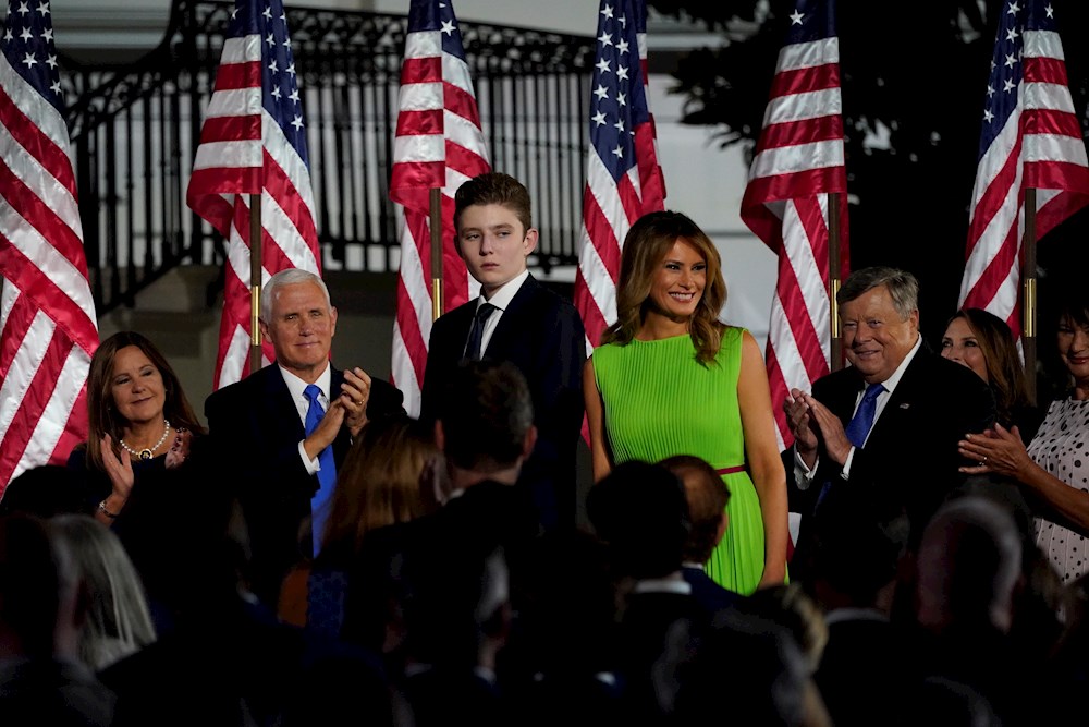 El hijo menor de Trump dio positivo por coronavirus, revela la primera dama