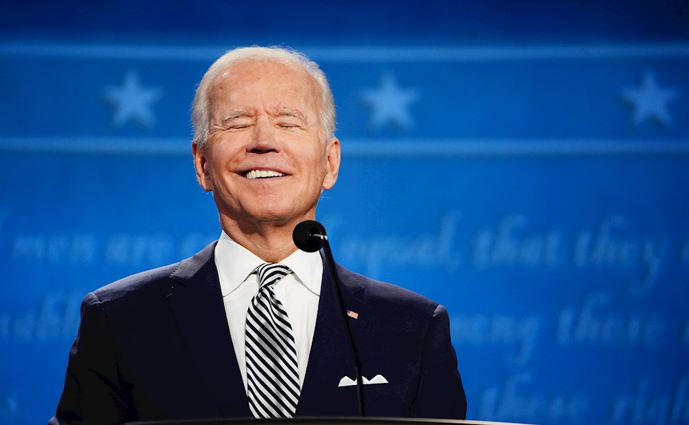 Biden aventaja por más de 40 puntos a Trump entre latinos y avanza en Texas