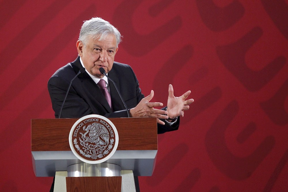 México niega frenar inversión privada de energía limpia en polémica con EEUU