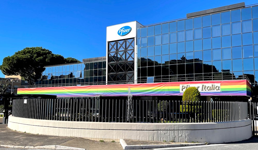 Pfizer eleva al 95 % la efectividad de su vacuna