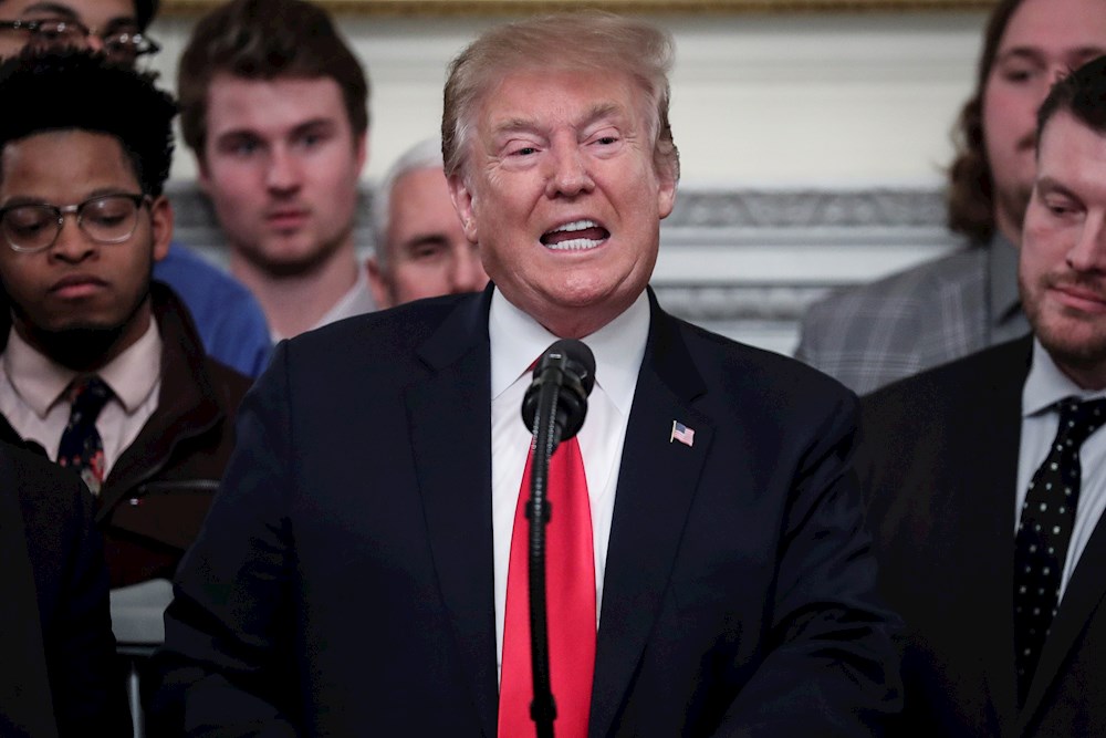 Trump no desiste de sus acusaciones de fraude pese a la “traición” de Barr