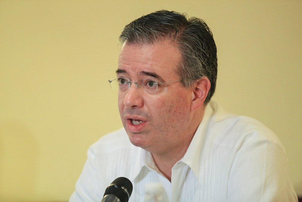 Gobernador de Banco de México advierte riesgos en reforma que votará Congreso