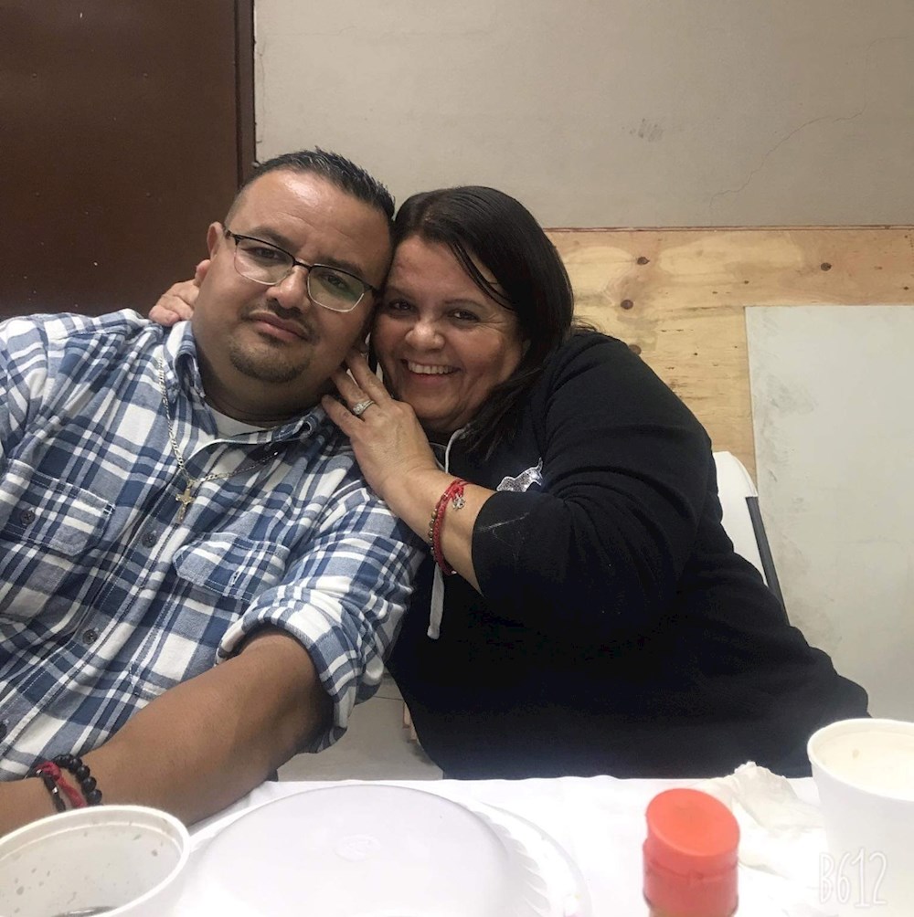 Mexicano vedado por error pide visa humanitaria tras muerte de esposa en EEUU