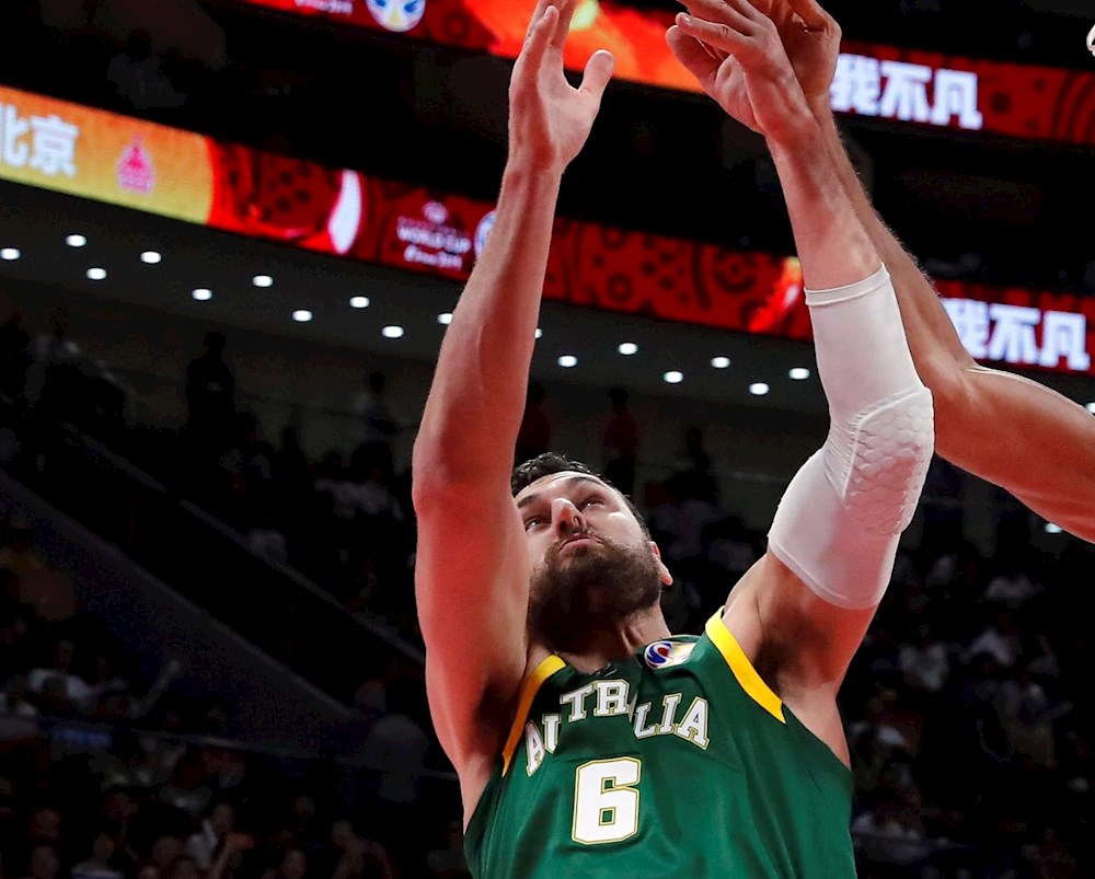 El veterano pívot australiano Andrew Bogut se retira de la competición activa
