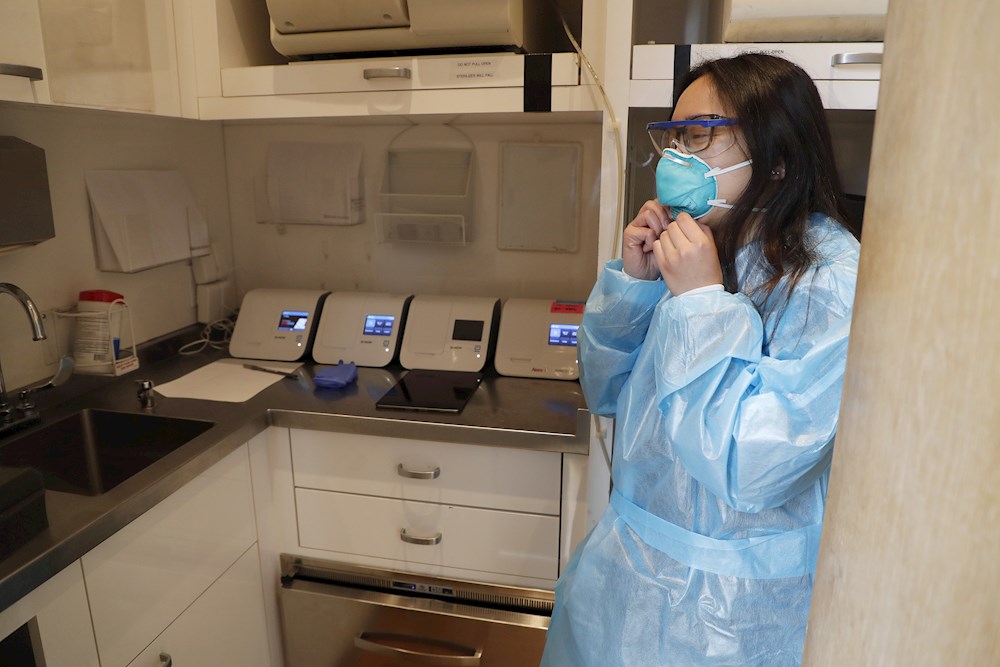 Científicos hallan 70 componentes prometedores contra la covid-19