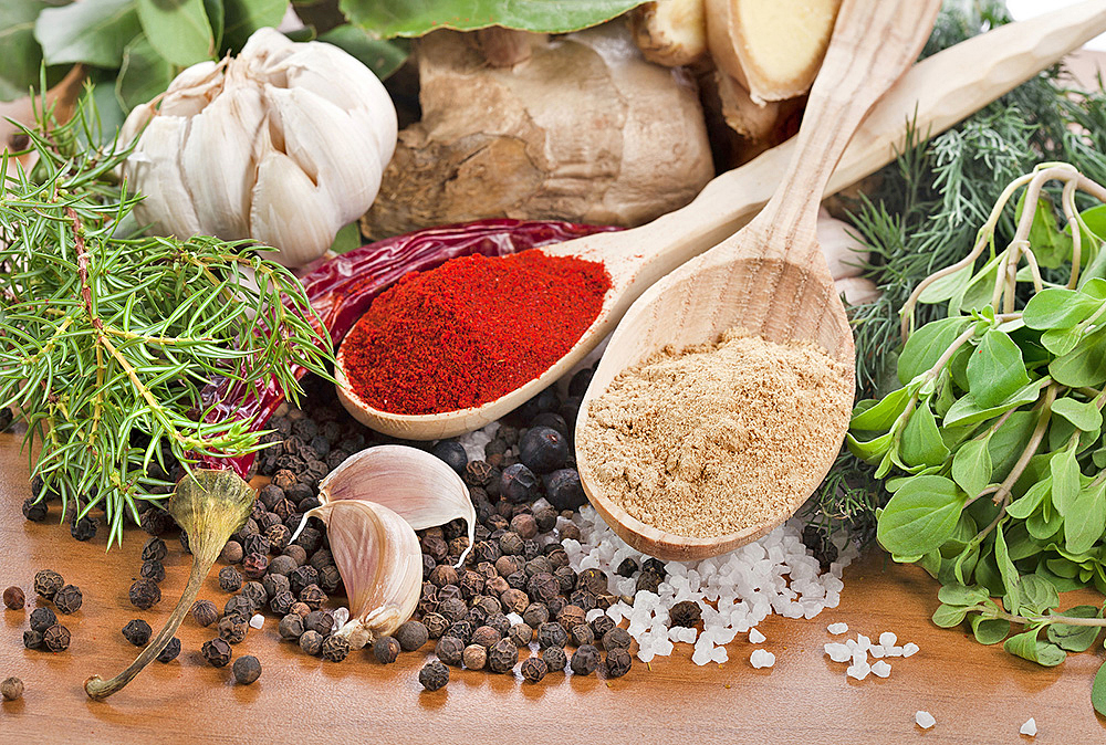 Combinación de especias podría reducir efectos de comida alta en grasa