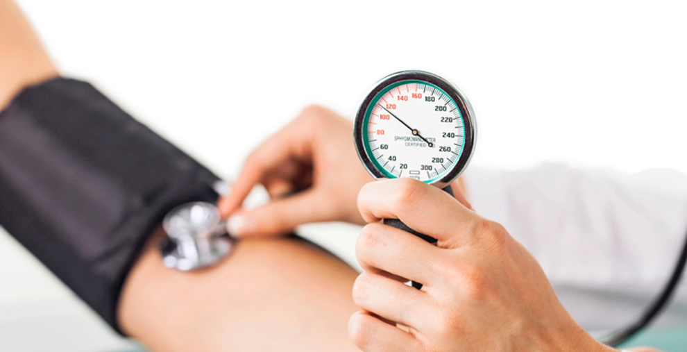 La hipertensión arterial es el principal síntoma de un feocromocitoma