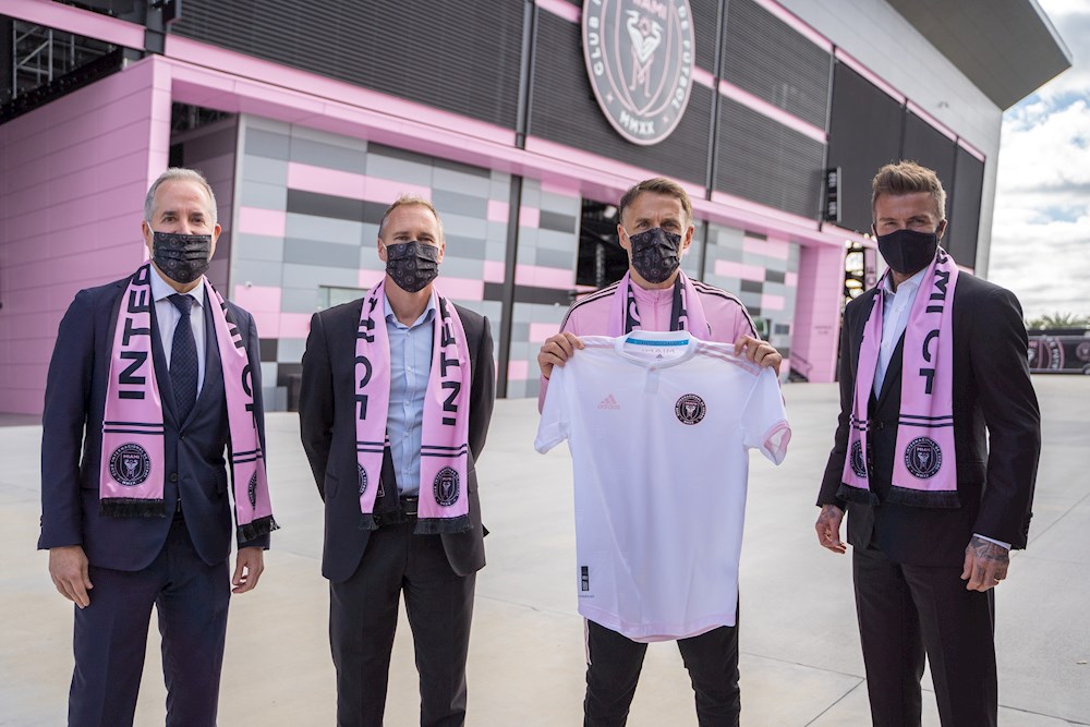 Beckham muestra plena confianza en Neville como nuevo técnico del Inter Miami