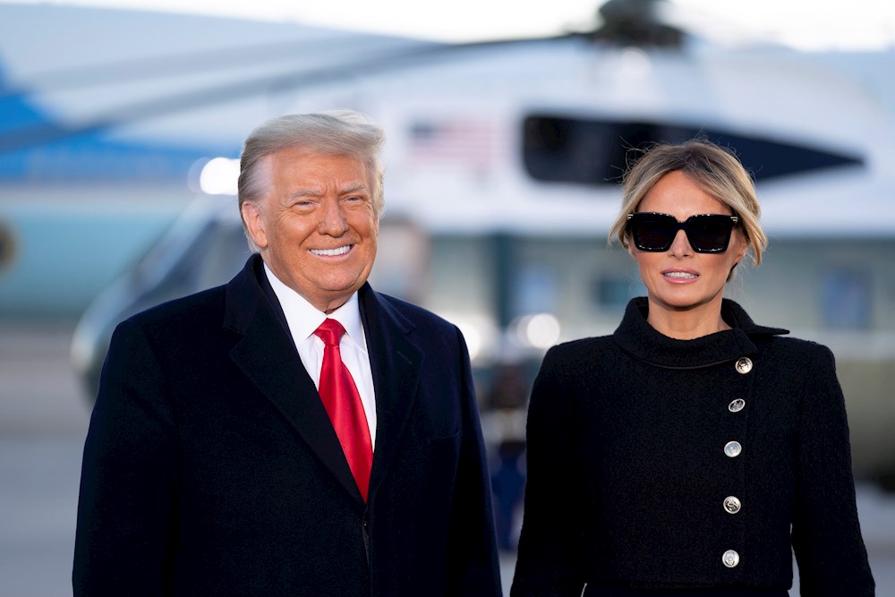 Trump aterriza en Palm Beach poco antes de la juramentación de Joe Biden