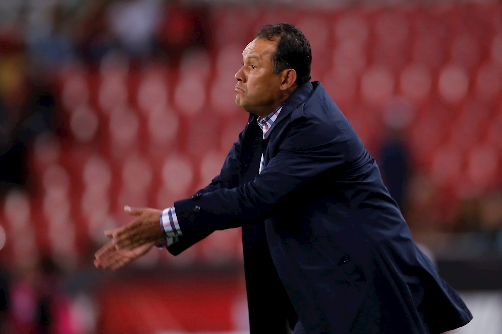 El peruano Juan Reynoso entrenará al Cruz Azul en el Clausura mexicano