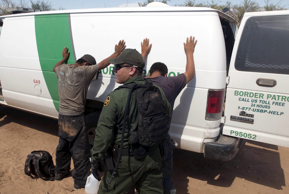Agentes fronterizos pueden registrar equipos electrónicos sin orden judicial