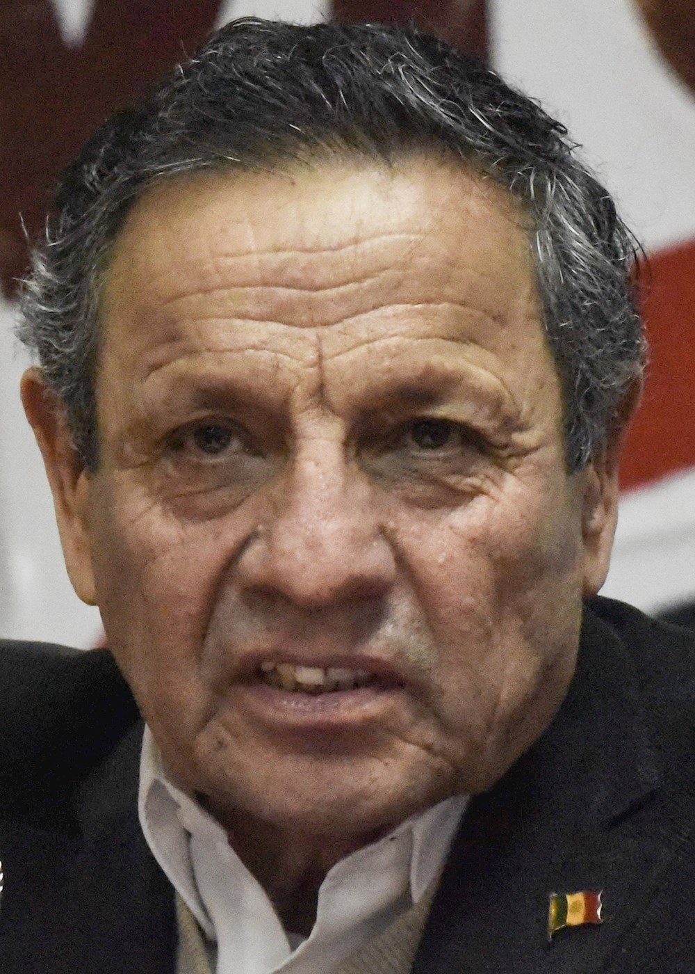 General retirado alerta del peligro del gran poder de los militares mexicanos