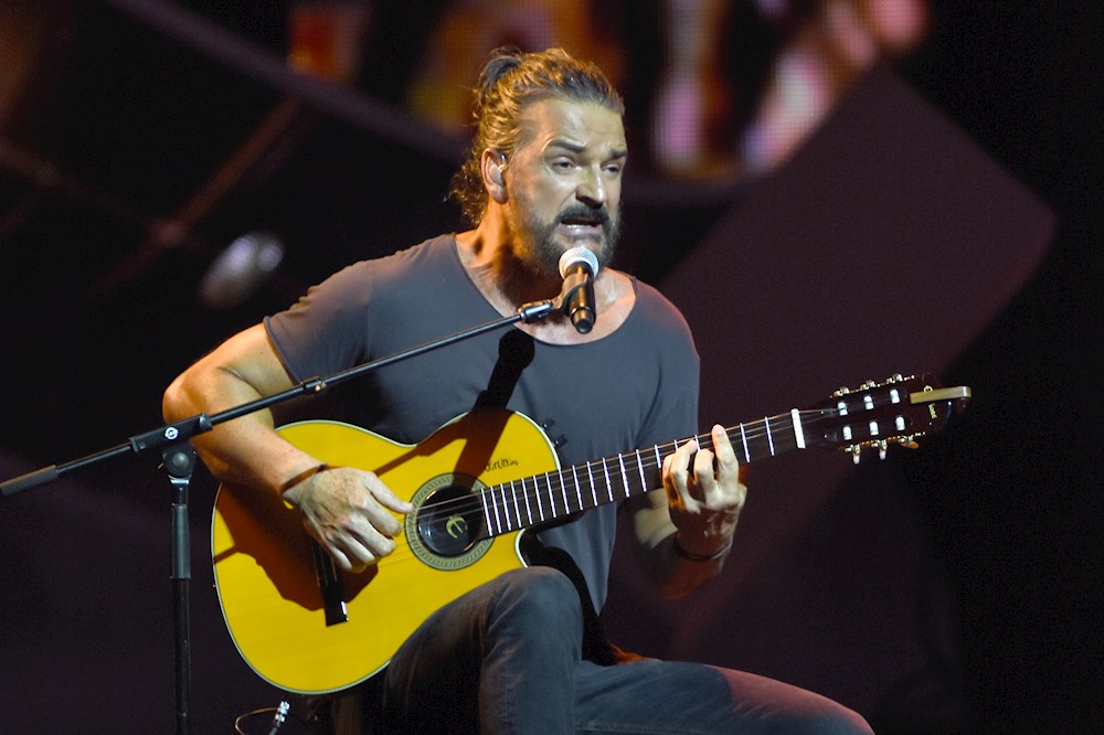 Ricardo Arjona convoca a colegas y cantantes de las redes para su nuevo álbum