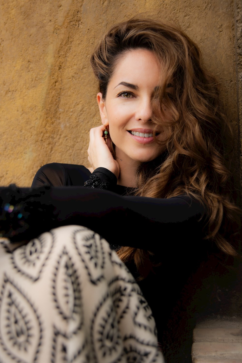 Bárbara Mori regresa “enamorada” a la televisión con “La Negociadora”