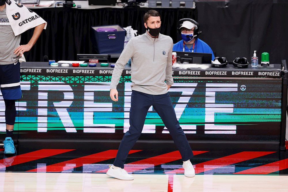 Timberwolves despiden al entrenador Ryan Saunders y contratan a Chris Finch