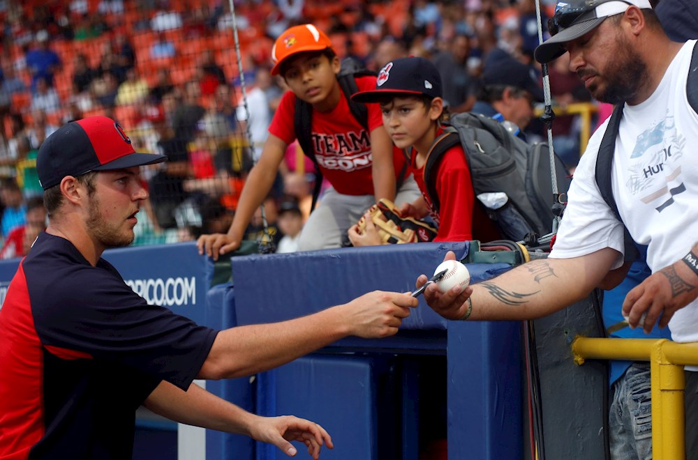 Los Dodgers presentan a su nueva estrella: Trevor Bauer