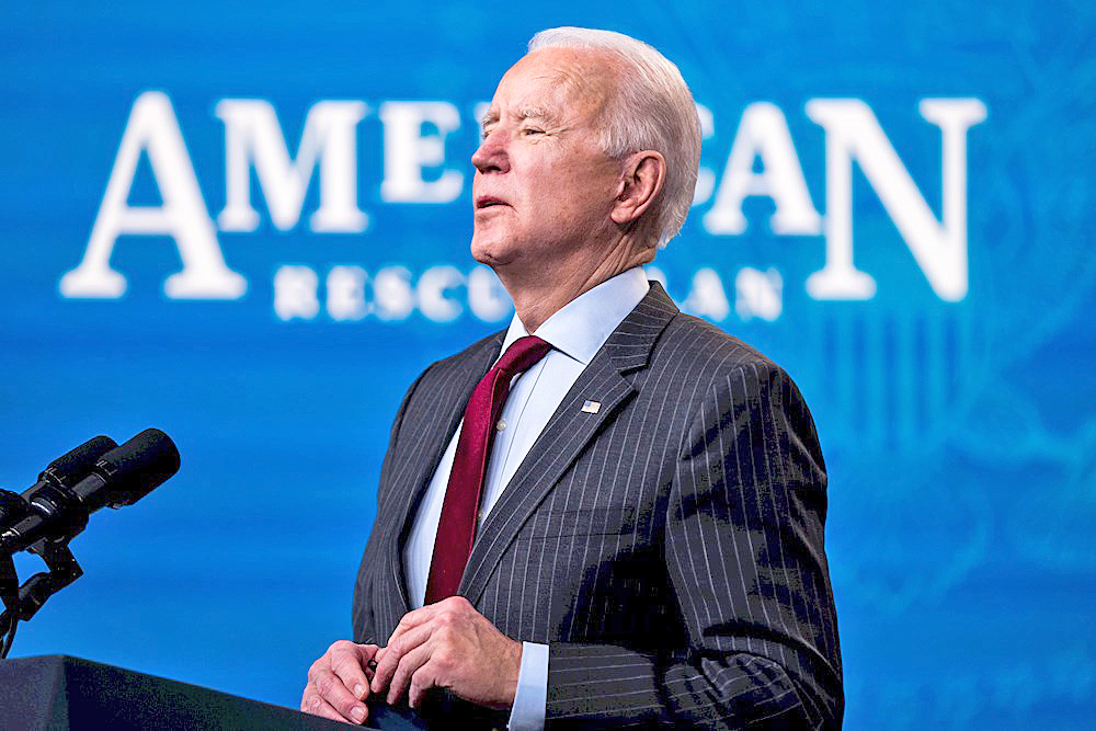 Biden retorna a la versión pre-Trump del examen para la ciudadanía