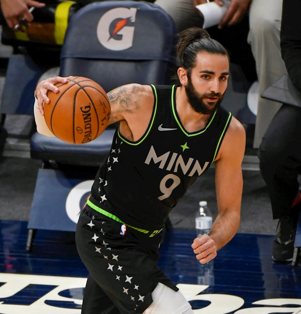 El nuevo entrenador de los Timberwolves afirma su confianza en Ricky Rubio