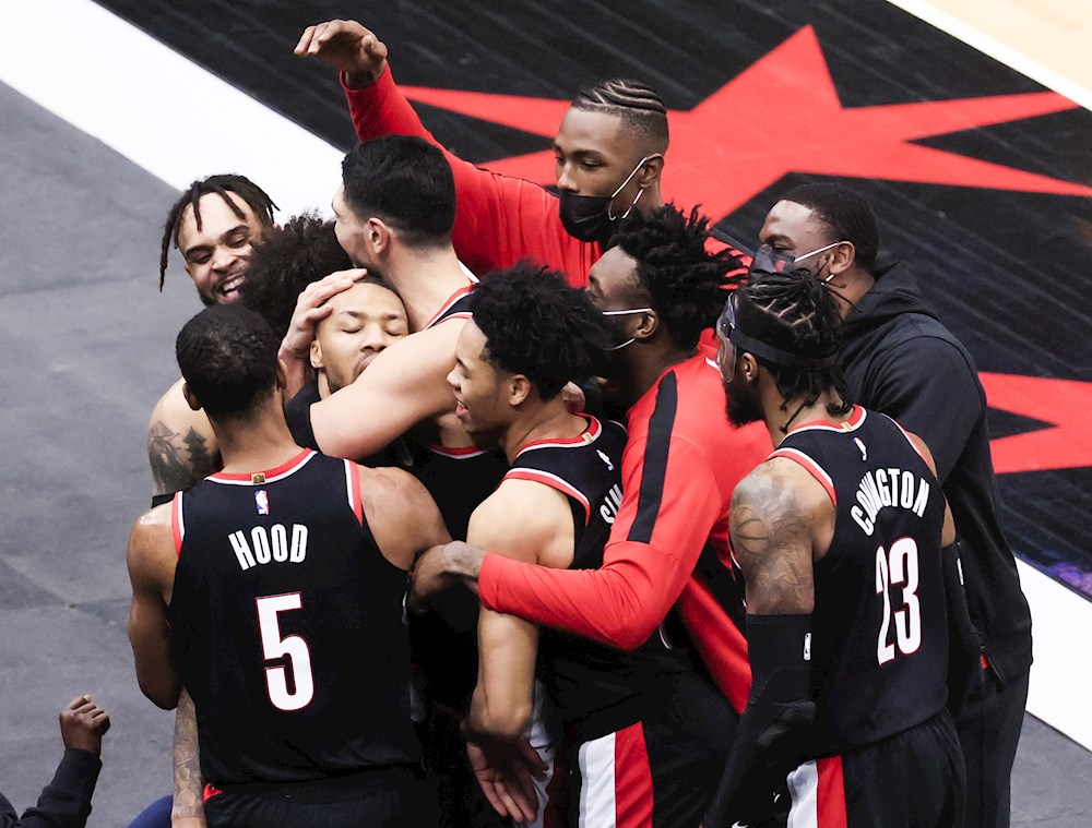 118-114. Lillard y Anthony cortan racha ganadora de Sixers