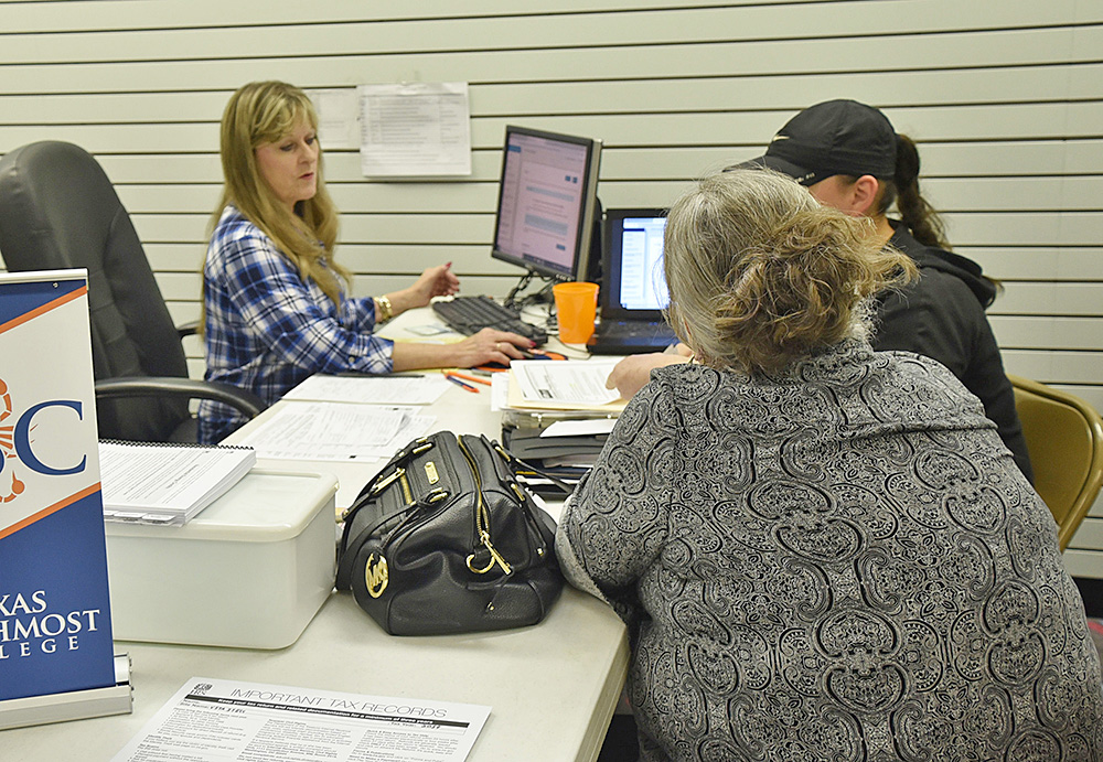 Estudiantes de TSC proporcionarán servicio gratuito de preparación de impuestos