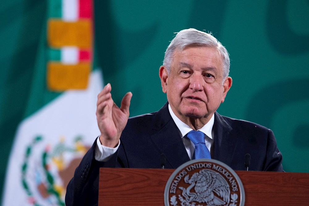 López Obrador celebra el fin de la construcción del muro fronterizo