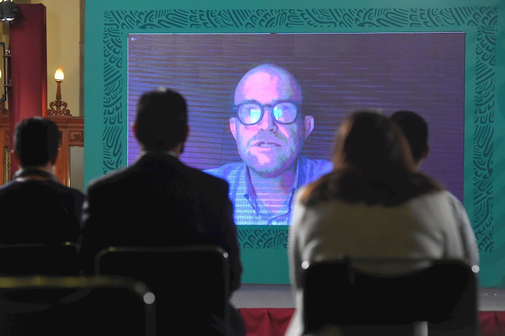 El funcionario encargado de la epidemia en México está hospitalizado de covid-19