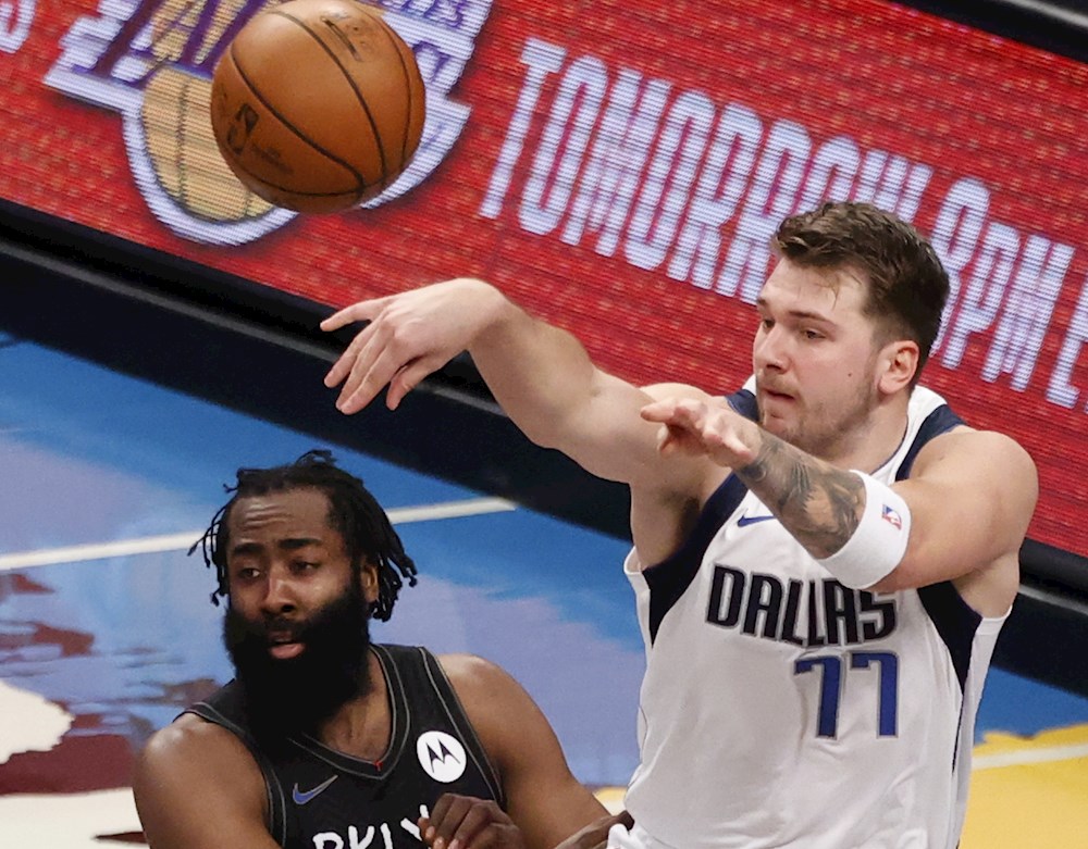 Un cromo de novato de Doncic se vende por un récord de 4,6 millones