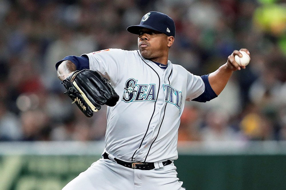 El lanzador cubano Roenis Elías será operado y se perderá la temporada 2021