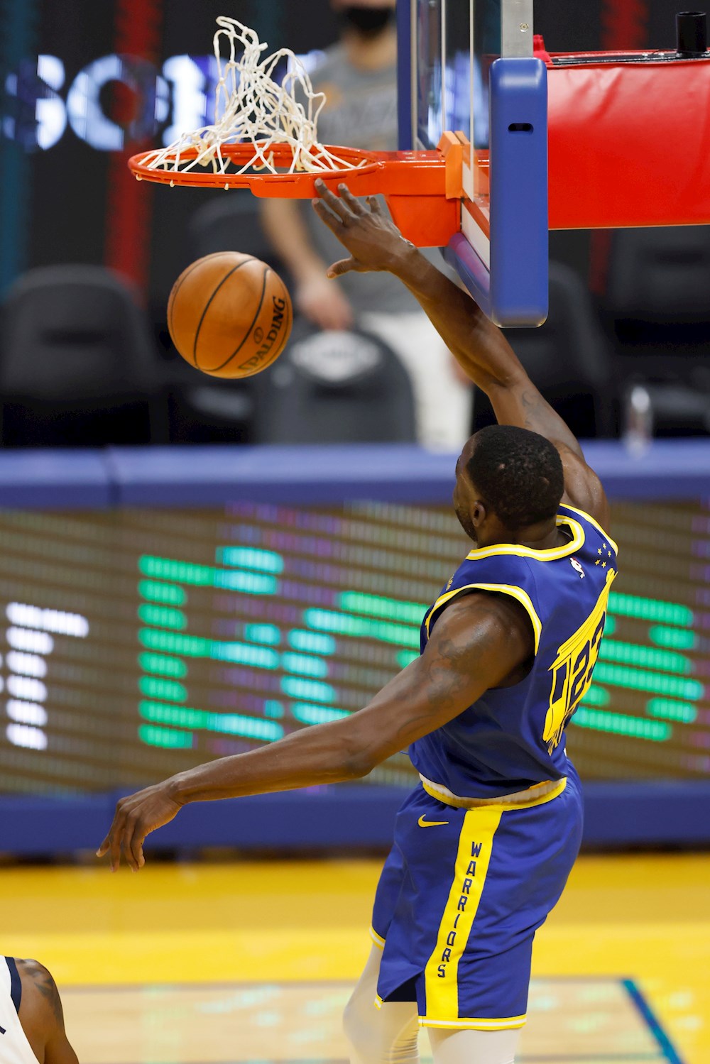 Draymond Green y Warriors dejan a Rockets con 18 derrotas seguidas